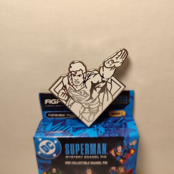 Superman Colorless Y699 Enamel Pin Uncommon FigPin Mini Official Badge - Picture 1 of 2